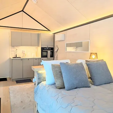 Hossaville Luxe West Ii *