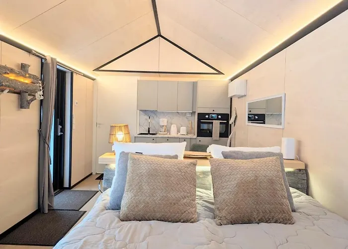 Hossaville Luxe West Ii *