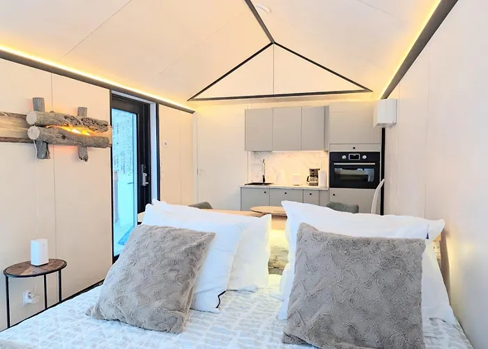 Hossaville Luxe West Ii