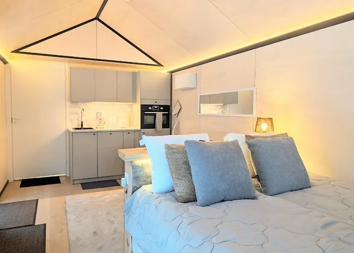 Hossaville Luxe West Ii *